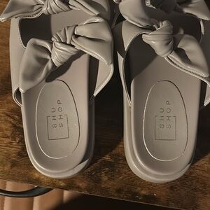 ShuShop Women's Gray Bow Mules